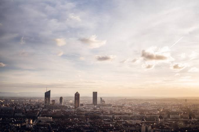 Lyon — Tour Part-Dieu et skyline